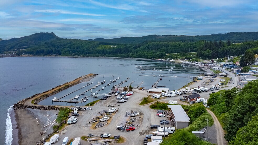 More Photos Of 444 Front St, Sekiu Hotel For Sale