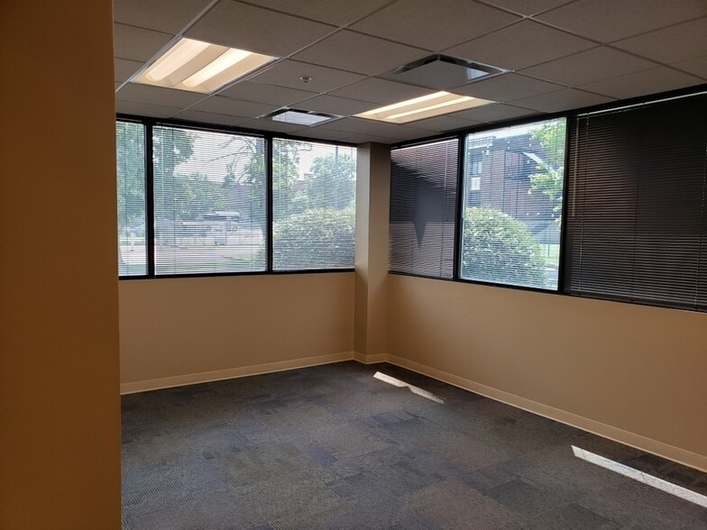 More Photos Of 3131 Spring Grove Ave, Cincinnati Warehouse For Lease