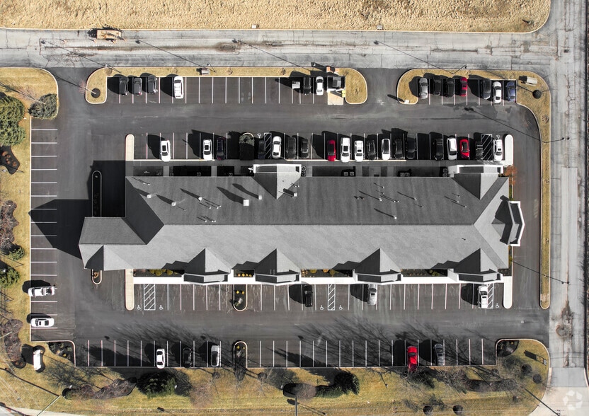 More Photos Of 508 E State Road 32, Westfield Medical For Lease