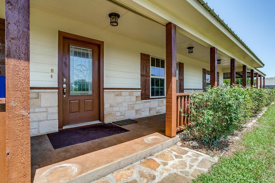 More Photos Of 6212 FM 933, Blum Warehouse For Sale