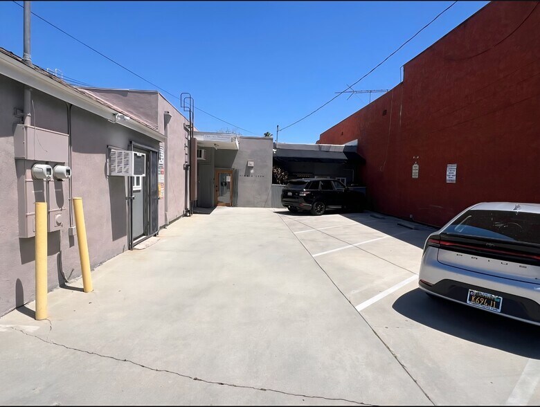 More Photos Of 4355-4357 1/2 Tujunga Ave, Studio City Storefront For Lease