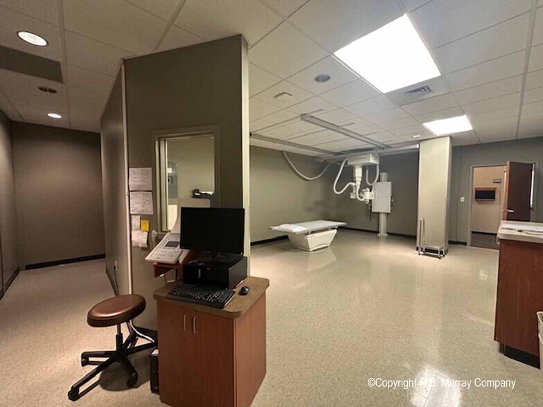 More Photos Of 4350 S National Ave, Springfield Medical For Sale