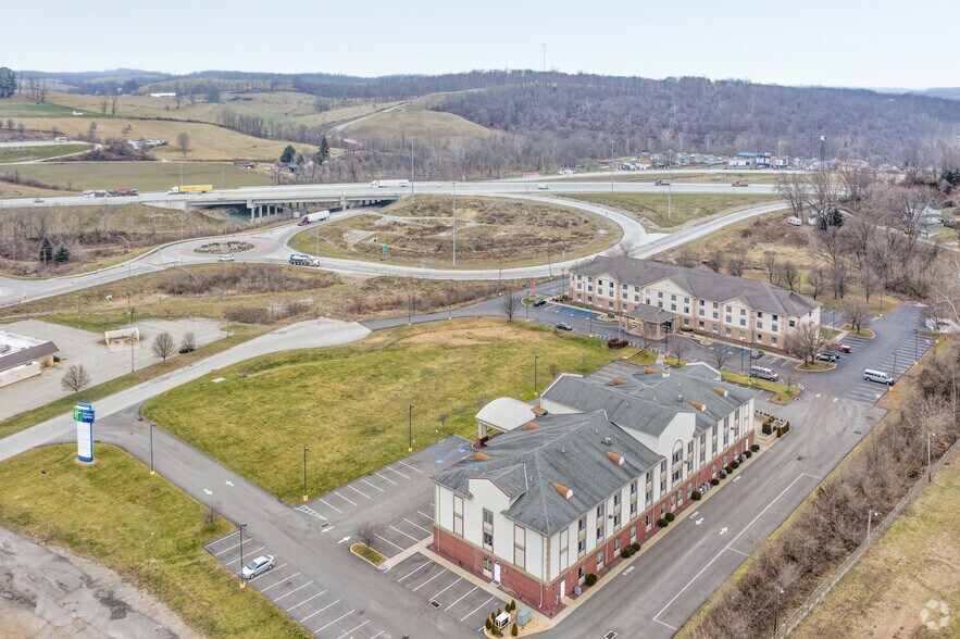 More Photos Of 25 Smita Ln, Bentleyville Hotel For Sale