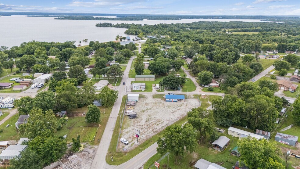 More Photos Of 100 Main St, Bernice Self Storage For Sale