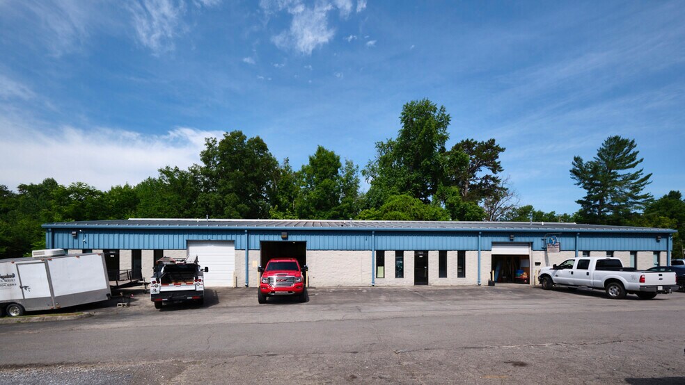 More Photos Of 3702 Neal Dr, Knoxville Light Manufacturing For Lease