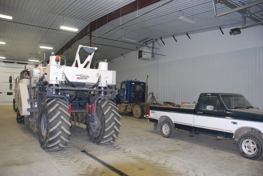 More Photos Of 5818 Jefferson Ln, Williston Warehouse For Sale