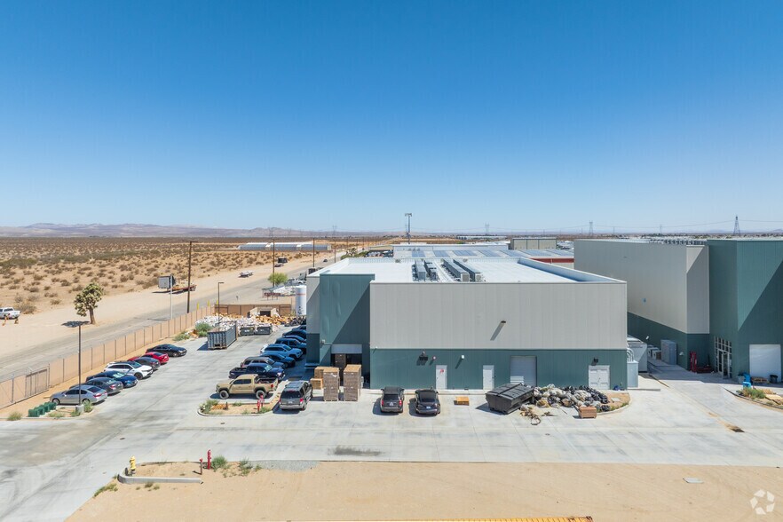 More Photos Of 16917 Koala Rd, Adelanto Manufacturing For Lease