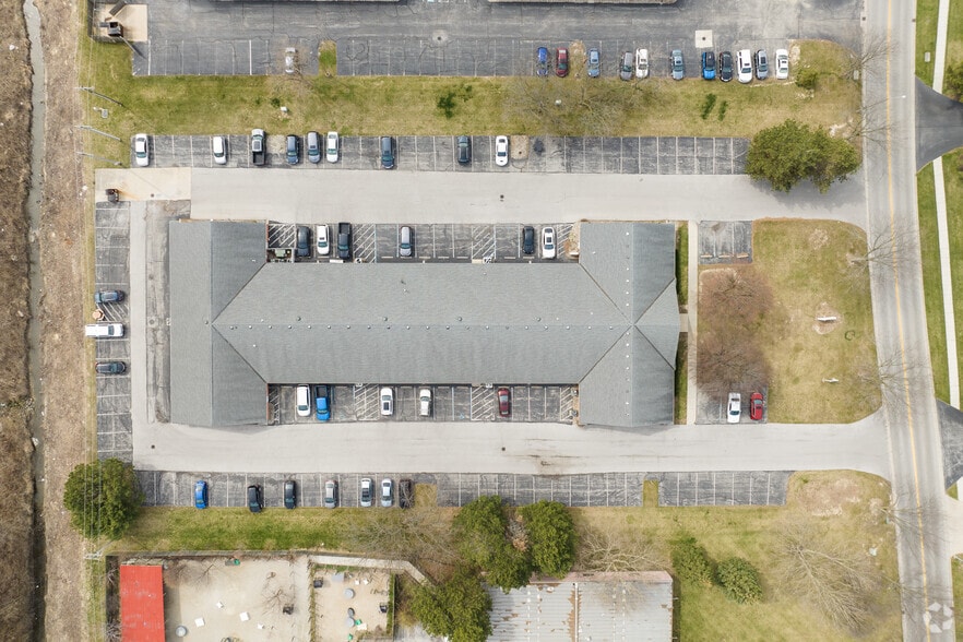 More Photos Of 1910 Indian Wood Cir, Maumee Medical For Lease