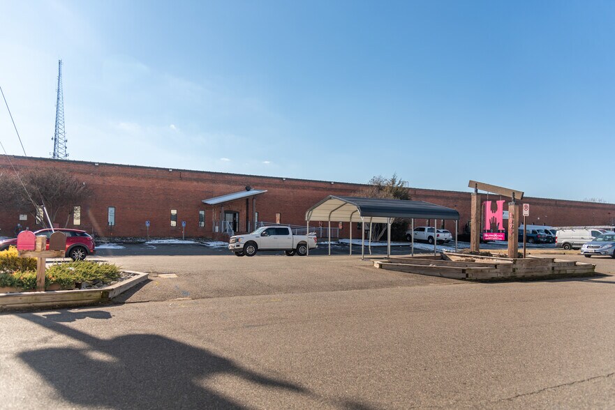 More Photos Of 1605 Rhoadmiller St, Richmond Office For Sale