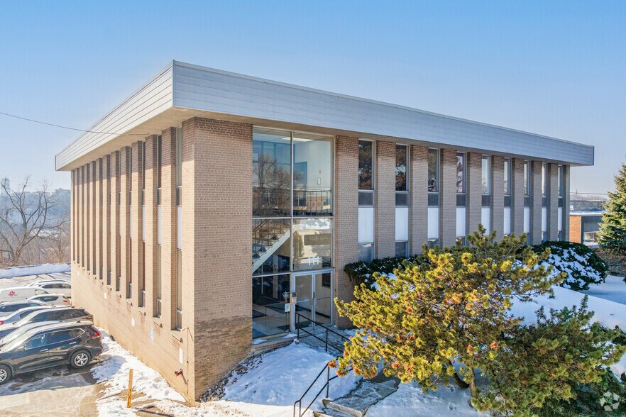 More Photos Of , Toronto Office For Sale