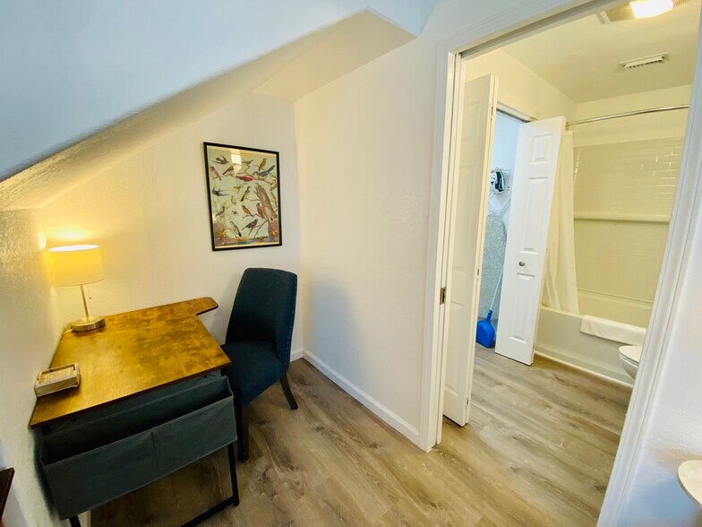 More Photos Of 104 Scudder Ln, Wimberley Hotel For Sale