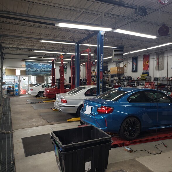 More Photos Of 125 46, Lodi Auto Repair For Lease