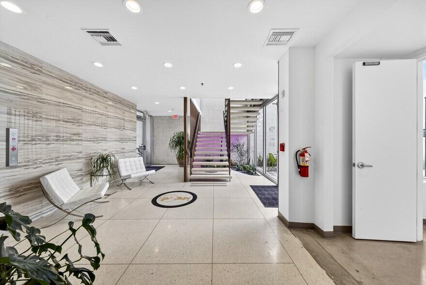 More Photos Of 7630 Biscayne Blvd, Miami Office For Lease