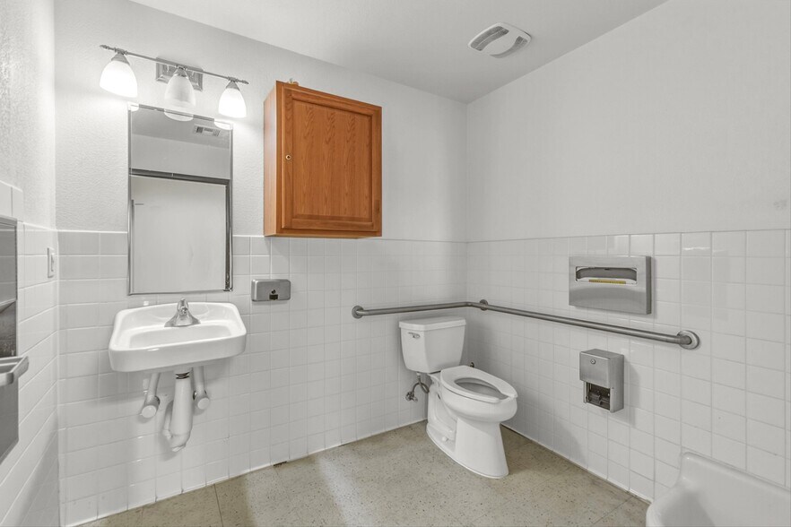 More Photos Of 460 W Main St, Fernley Freestanding For Sale