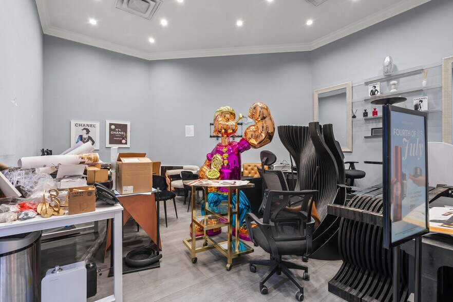 More Photos Of 2052 NW Miami Ct, Miami Flex For Lease