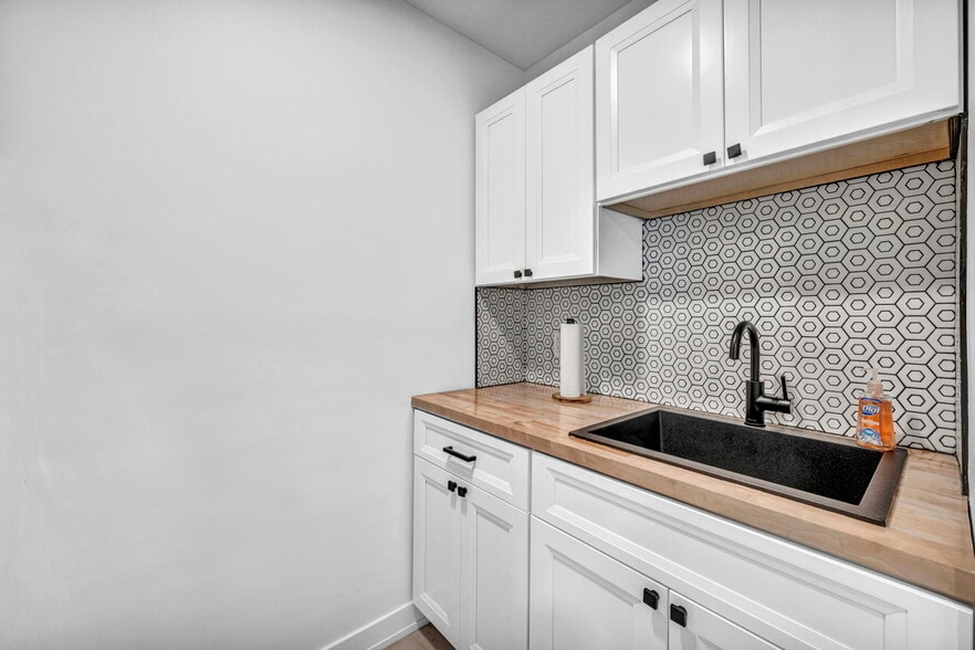 More Photos Of 1929 E Royalton Rd, Broadview Heights Office For Lease