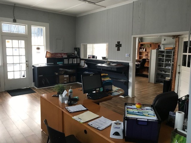 More Photos Of 231 W Market St, Anderson Warehouse For Lease