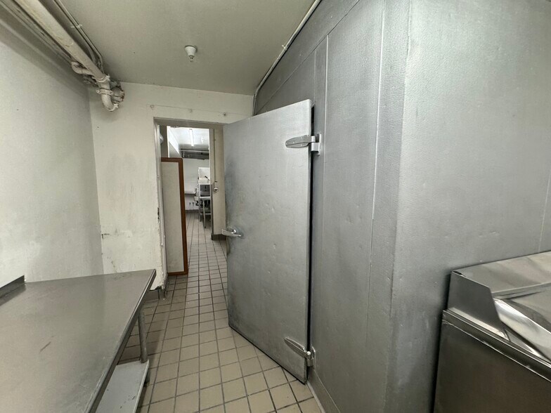 More Photos Of 13526 Central Ave, Chino Restaurant For Sale