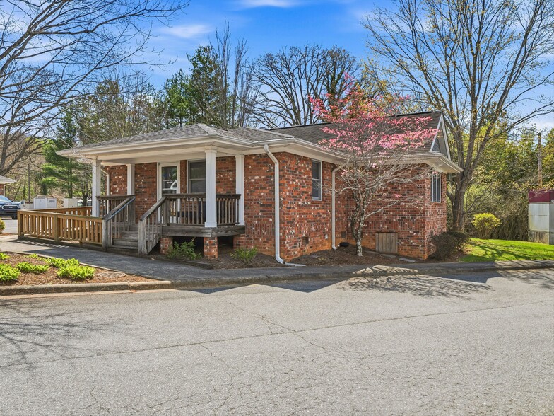 More Photos Of 2 Herman Avenue Ext, Asheville Office For Sale