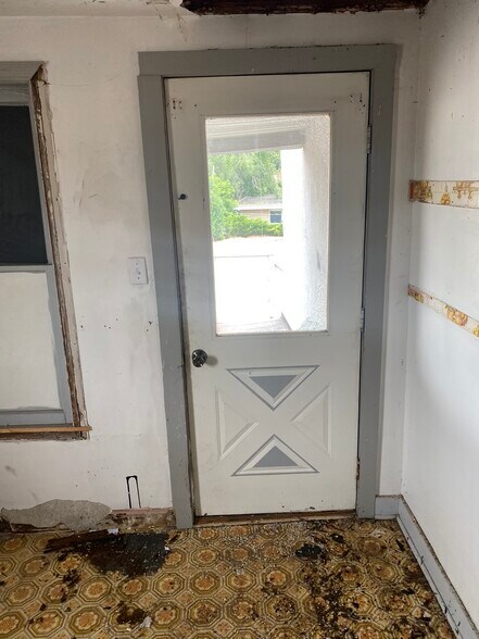 More Photos Of 532 Grand Ave, Little Chute Restaurant For Lease