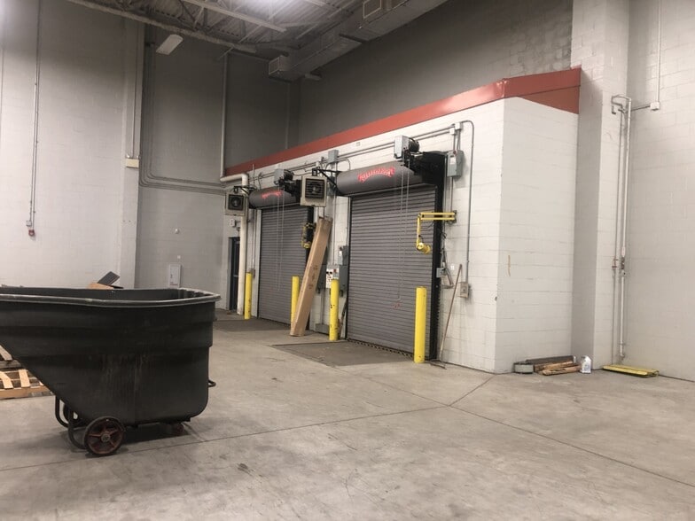 More Photos Of 1 E Main St, Ephrata Warehouse For Lease