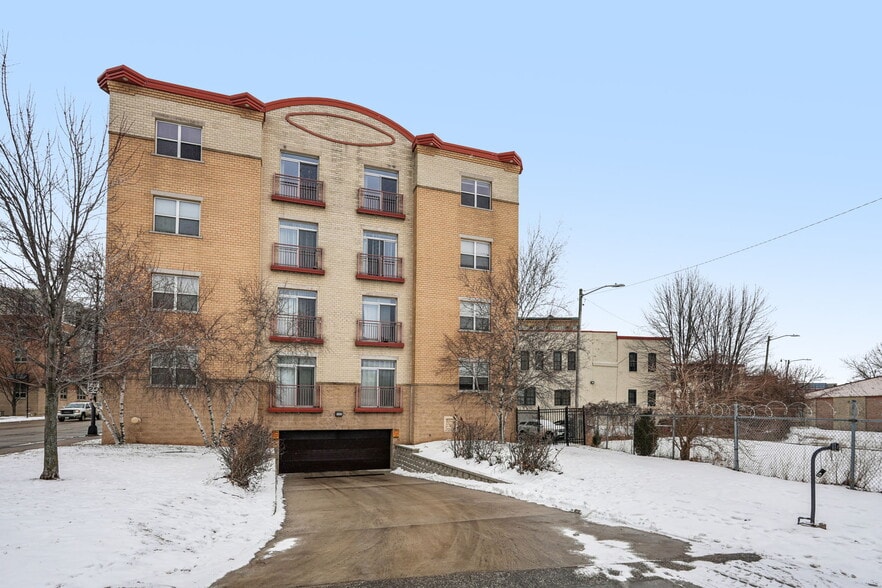 More Photos Of 134 Main St, Racine Apartments For Sale
