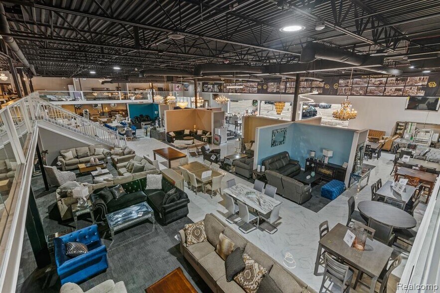 More Photos Of 29901 Ford Rd, Garden City Storefront For Lease