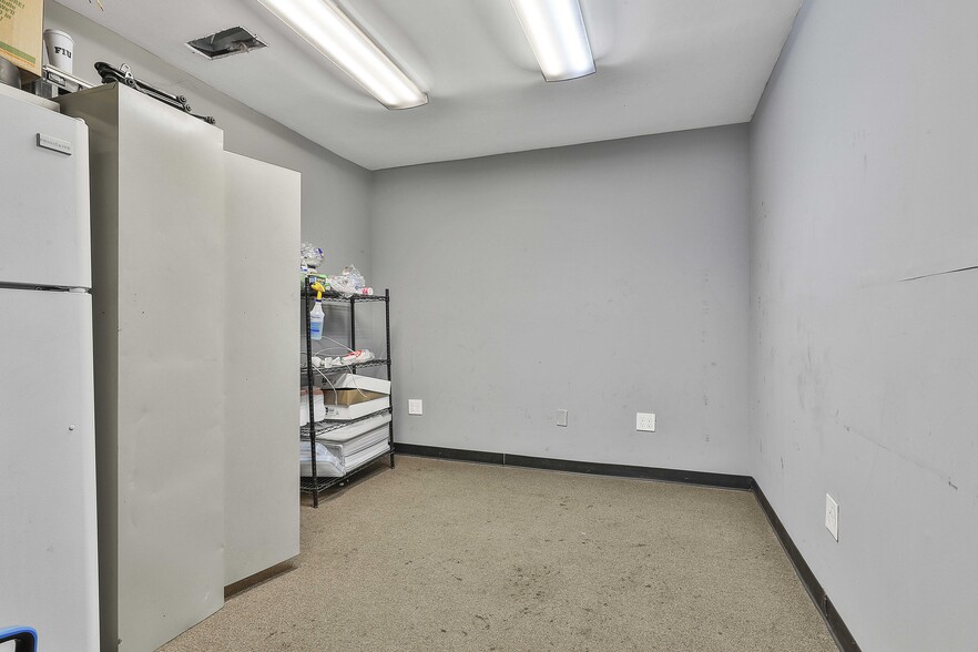 More Photos Of , Peachtree City Unknown For Sale