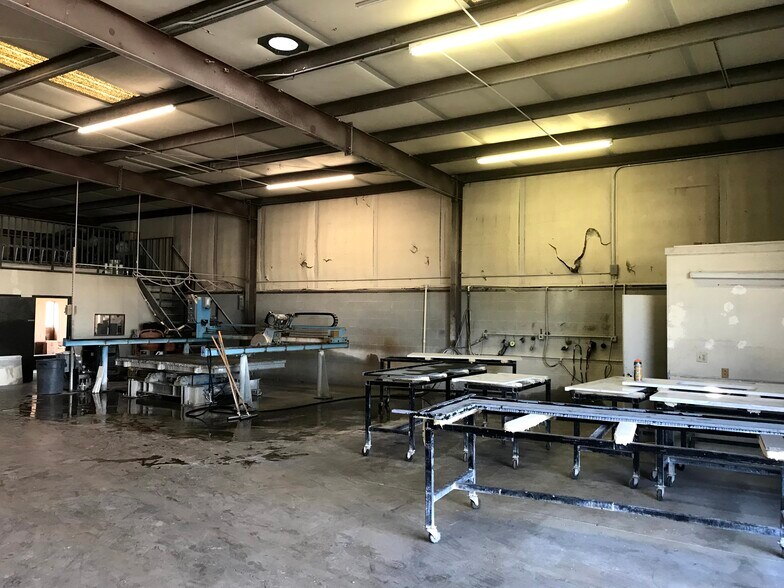 More Photos Of 3106 W Lincoln St, Phoenix Warehouse For Lease