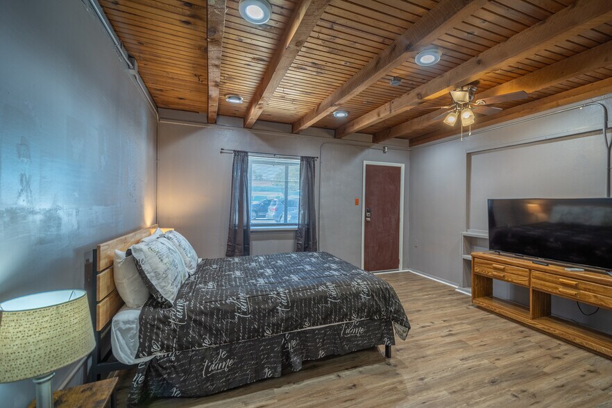 More Photos Of 2306 Sudderth Dr, Ruidoso General Retail For Sale