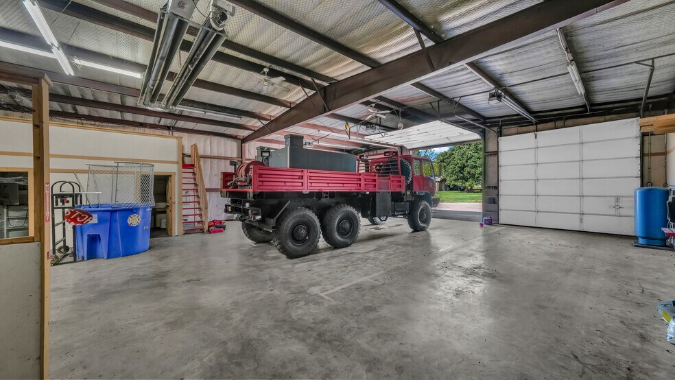 More Photos Of 221 Judd St, Weatherford Flex For Sale