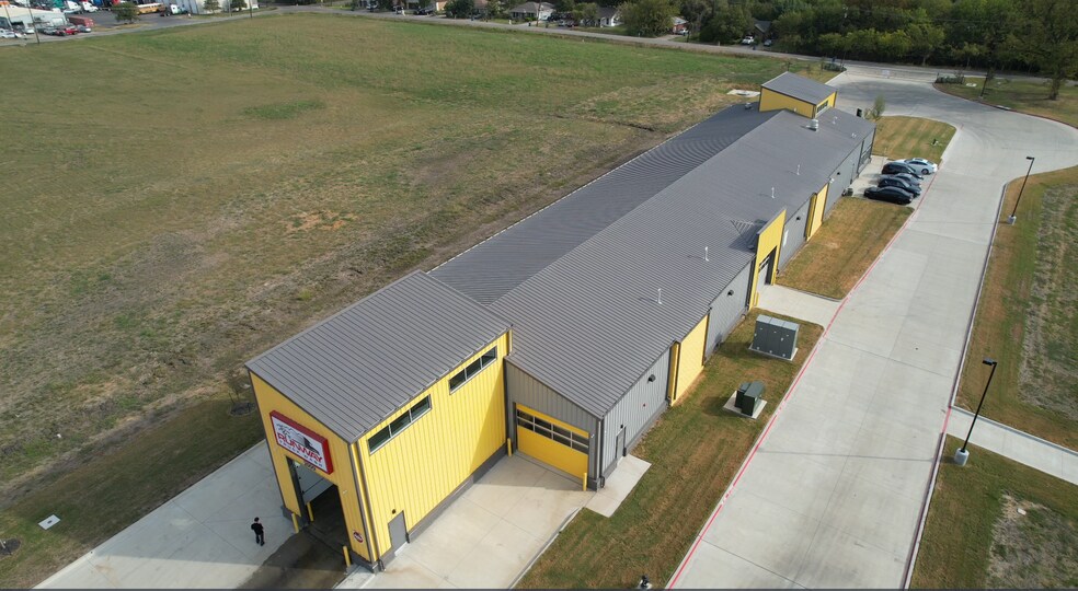 More Photos Of 2000 S Interstate Highway 45, Hutchins Carwash For Sale