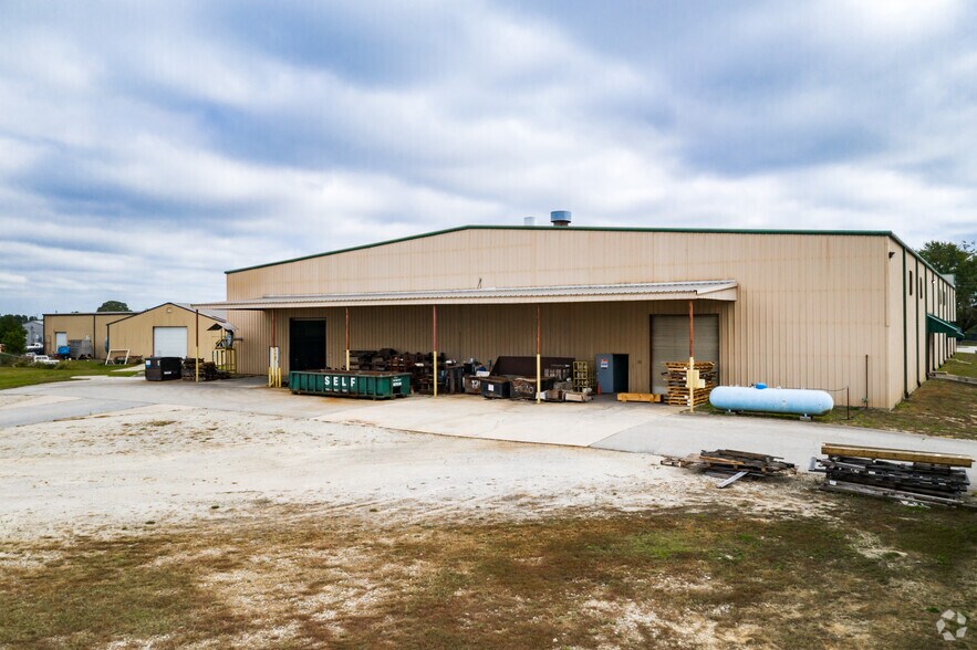 More Photos Of 13031 Veterans Memorial Hwy, Douglasville Warehouse For Lease