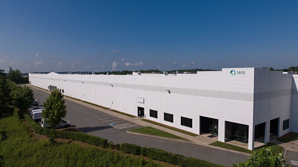 Primary Photo Of 1810 W Pointe Dr, Charlotte Unknown For Sale