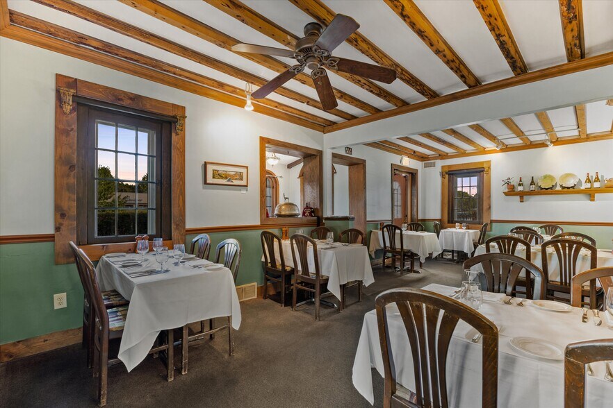 More Photos Of 17001 W Greenfield Ave, New Berlin Restaurant For Sale