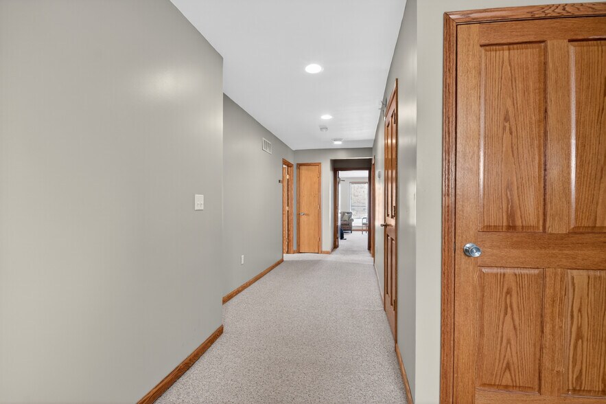 More Photos Of 175 2nd St, Belleville Office For Sale