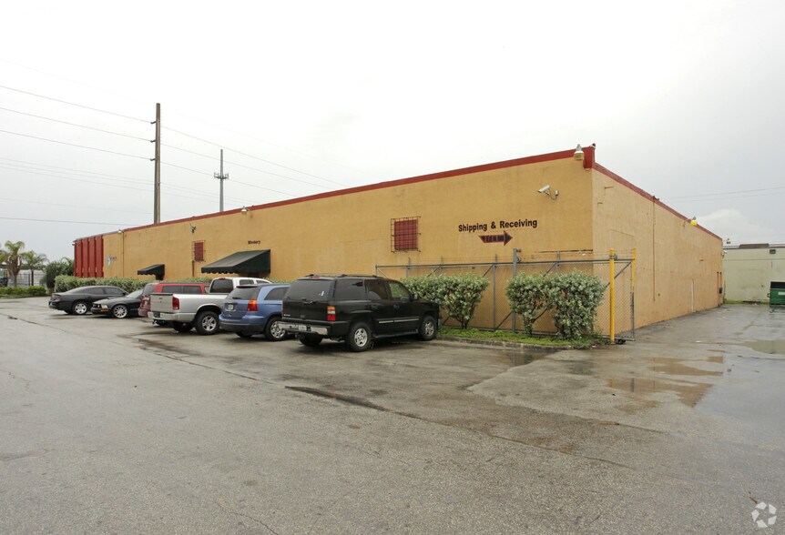 More Photos Of 7700 NW 37th Ave, Miami Manufacturing For Lease
