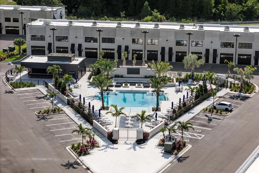 More Photos Of 6500 Motor Enclave Way, Tampa Racetrack For Lease