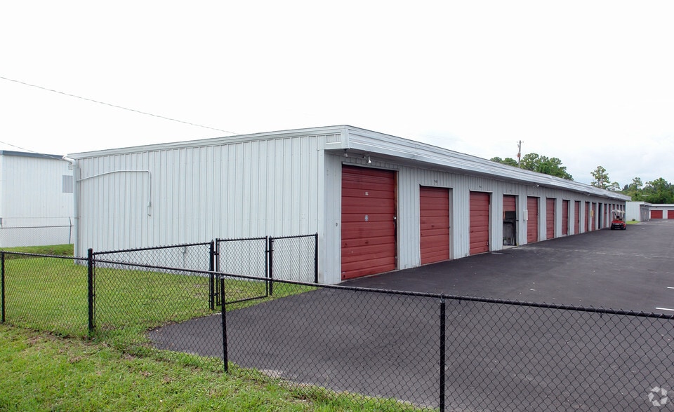 More Photos Of 6963 W Nasa Blvd, Melbourne Self Storage For Lease