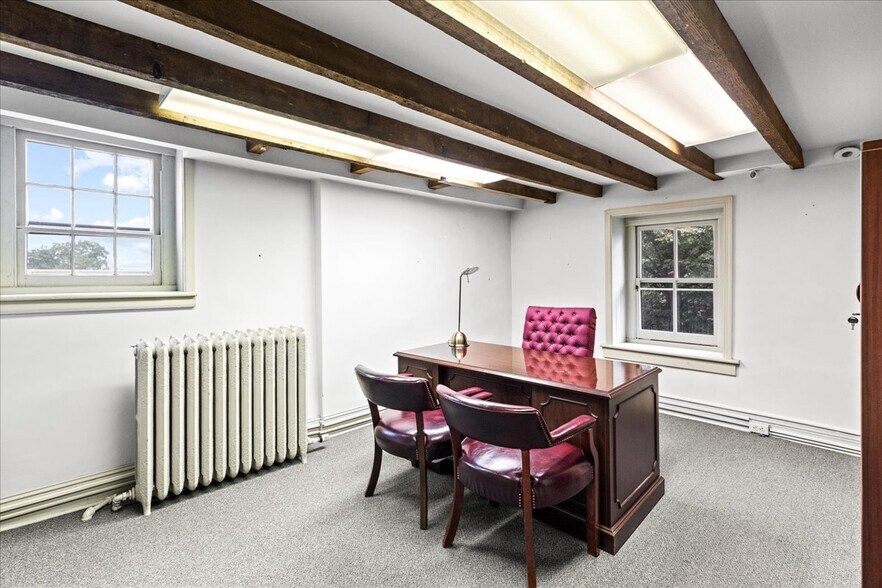 More Photos Of 152 N Main St, Doylestown Medical For Lease