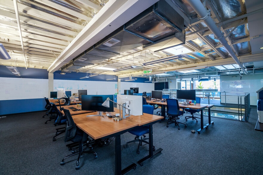 More Photos Of 1104 Highland Ave, Manhattan Beach Loft Creative Space For Sale