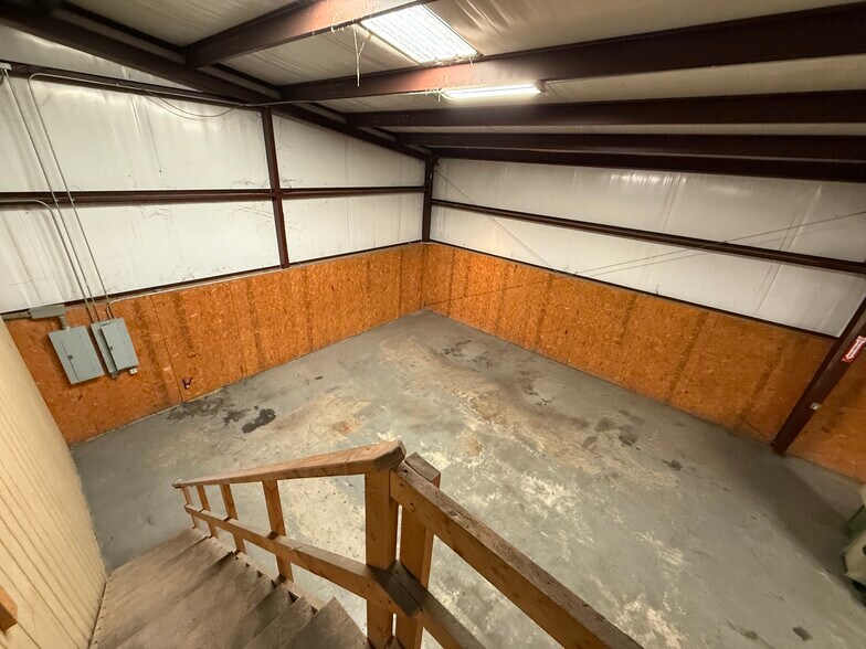 More Photos Of 4544 Maxey Rd, Alvarado Service For Lease