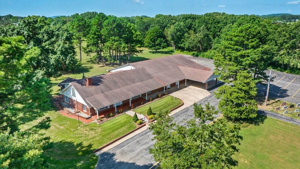 More Photos Of 1400 Locust st, Stilwell Office Residential For Sale