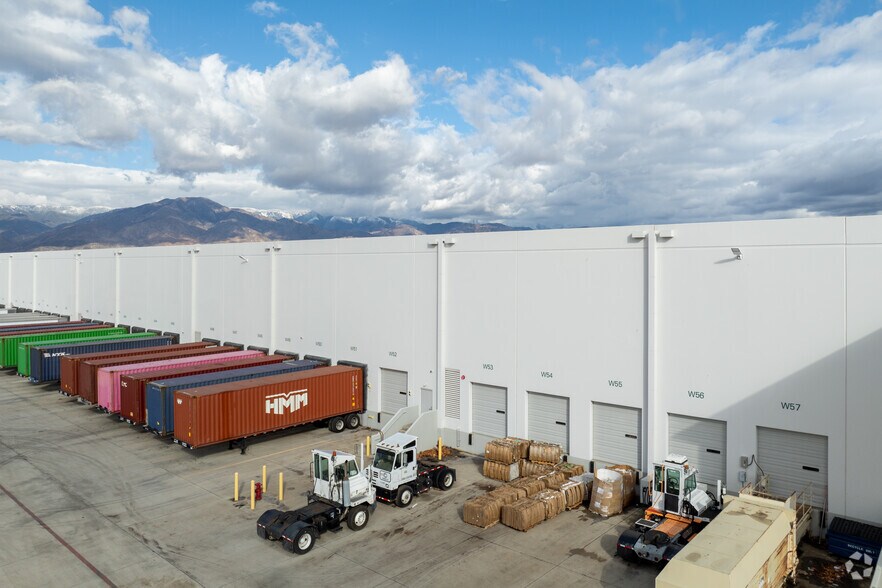 More Photos Of 27334 San Bernardino Ave, Redlands Distribution For Lease
