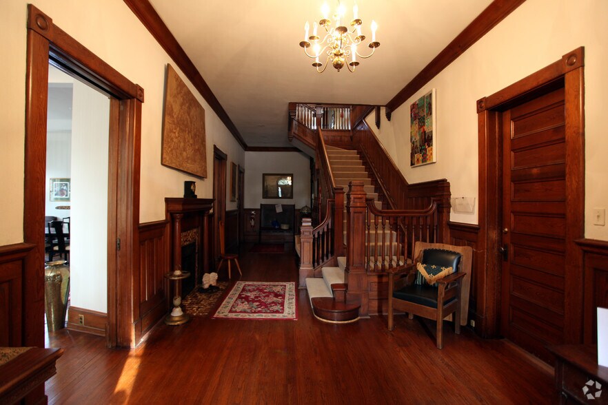 More Photos Of 1110 Brookstown Ave, Winston-Salem Office For Lease