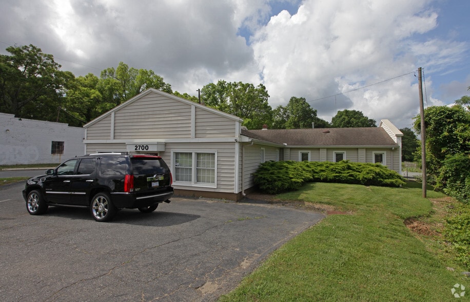 More Photos Of 2700 Monroe Rd, Charlotte Office For Sale