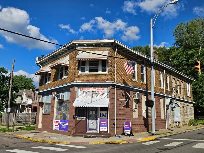 Primary Photo Of 5700 Highland Ave, Cincinnati Storefront Retail Residential For Sale