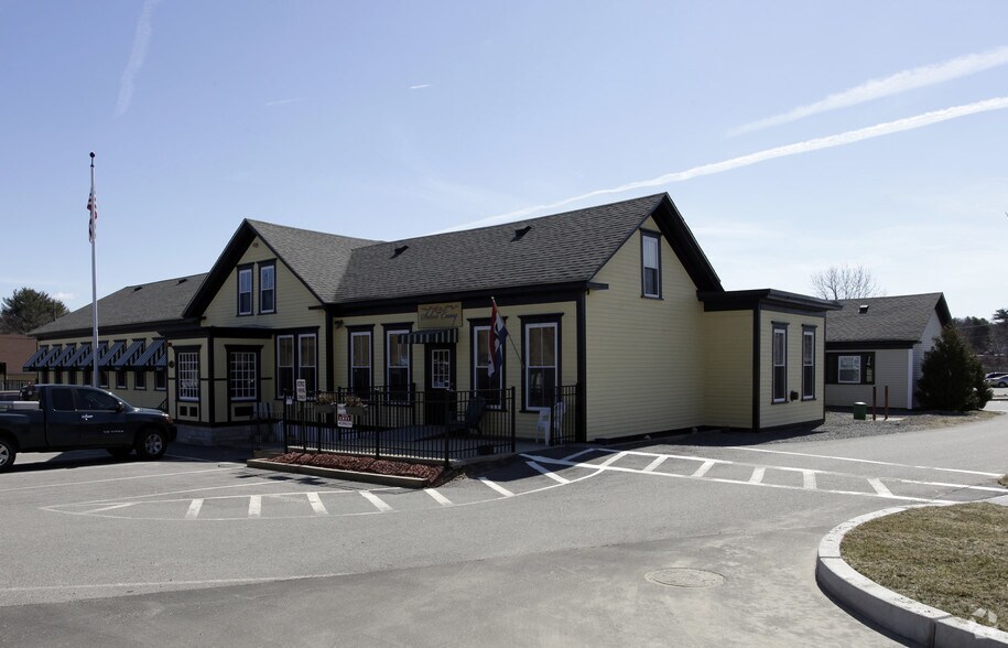 More Photos Of 35 East Ave, Burrillville Freestanding For Lease