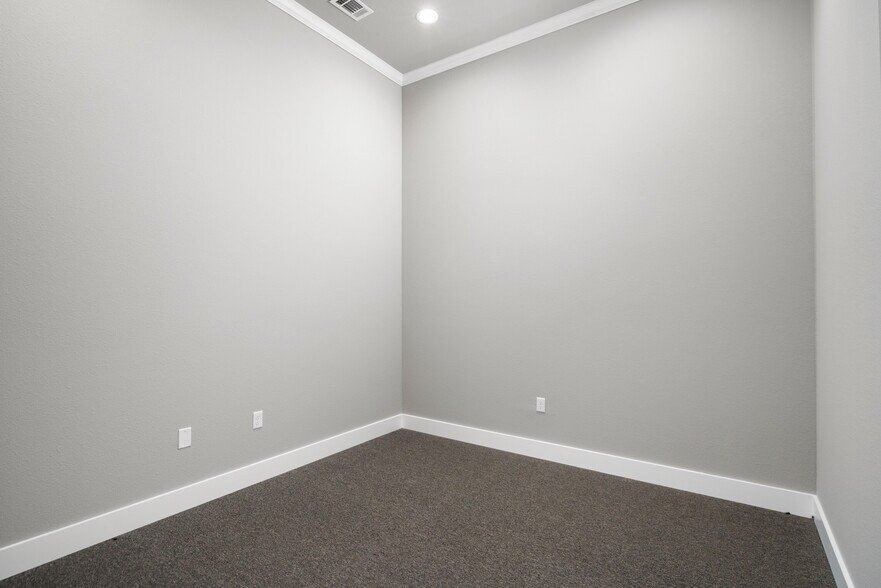 More Photos Of 1400 N Coit Rd, McKinney Unknown For Lease