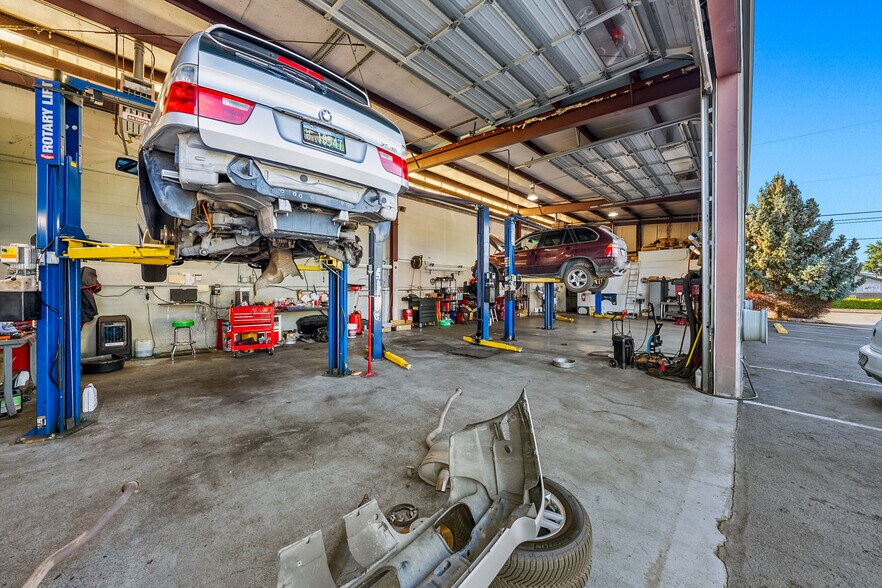 More Photos Of 3311 Biddle Rd, Medford Auto Repair For Sale